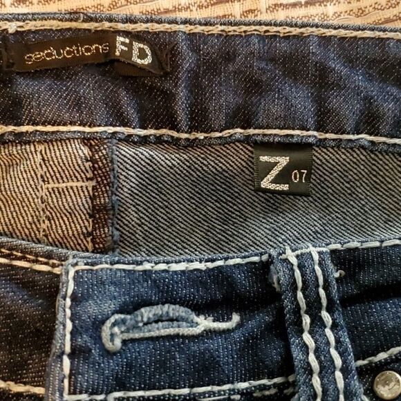 Seductions Jeans - Picture 6 of 6